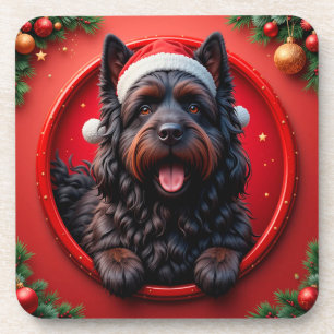 Hond in kerstmuts omringd door festieve Kerstmis Bier Onderzetter