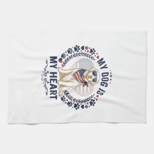 Hond Is Hart Amerikaanse Vlag Zonnebril_1 Theedoek