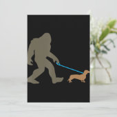 Hond Kado | Bigfoot Wandelende Dachshond Feestdagenkaart (Staand voorkant)