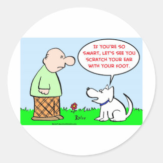 Hond kras oor voet slim ronde sticker