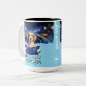 Hond lezen van het grote boek  slogan tweekleurige koffiemok (Voorkant links)