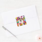 Hond liggend op paaseieren vierkante sticker (Envelop)