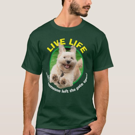 Hond loopt in de baard t-shirt (Voorkant)