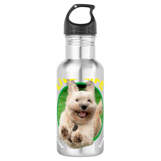 Hond loopt in de baard waterfles  (Voorkant)