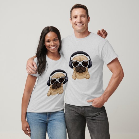 HOND MET HOOFDTELEFOON.JPG T-SHIRT (Unisex)