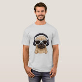 HOND MET HOOFDTELEFOON.JPG T-SHIRT (Voorkant volledig)