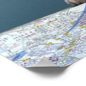 Hond met leesbril die kaart bestudeert poster (Hoek)