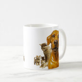 Hond ontmoet kattenmoeder en haar kittenleger koffiemok (Voorkant rechts)