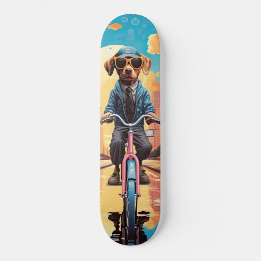 Hond op de fiets in de stad persoonlijk skateboard (Voorkant)