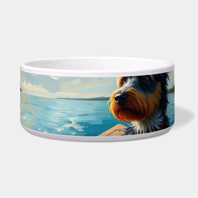 Hond op een boot voerbakje (Voorkant)