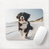 Hond op het strand mousepad muismat (Met muis)