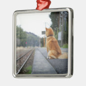 Hond op het treinstation metalen ornament (Links)