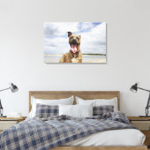 hond op strand canvas afdruk (Insitu (Slaapkamer))