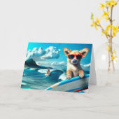 Hond op Surfboard Wearing Sunbril AI Art Kaart (Gele Bloem)