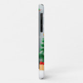 Hond poseert tussen feestelijke kerstdecoraties Case-Mate iPhone case (Achterkant/links)