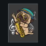 Hond Pug Speelt Saxofoon Muzikant Briefkaart<br><div class="desc">Hond Pug Speelt Saxofoon Muzikant Familie ontwerp Cadeau Standaard Ansichtkaart Klassieke Collectie.</div>