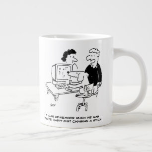 Hond speelt computerspellen. Grappig Grote Koffiekop