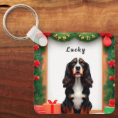 Hond te midden van kerstversiering sleutelhanger (Voorkant)