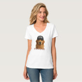 Hond van het ras Retriever met pet T-shirt (Voorkant volledig)