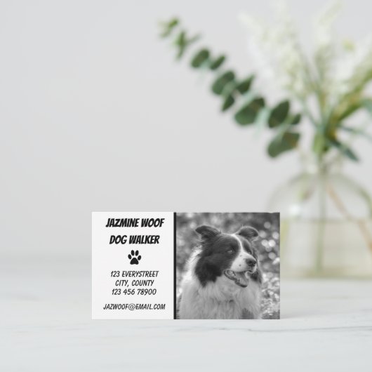 Hond Walker Zwart Wit Foto Pet Sitter Visitekaartje (Staand voorkant)