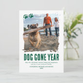 Hond Weg Jaar Groen Foto Kerstmis Feestdagenkaart (Staand voorkant)