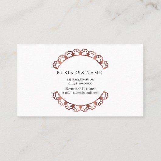 Hond zit in roos goud.  visitekaartje (Achterkant)