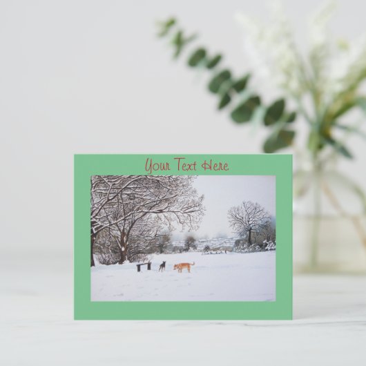 honden die in het winterlandschap van de sneeuwscè briefkaart (Staand voorkant)
