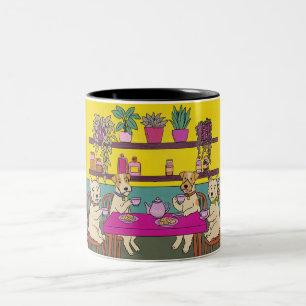 Honden die 's middags thee drinken tweekleurige koffiemok