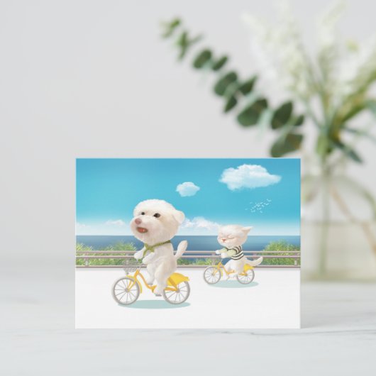 Honden en katten Fietsen bij het Zee Aankondigingskaart (Staand voorkant)