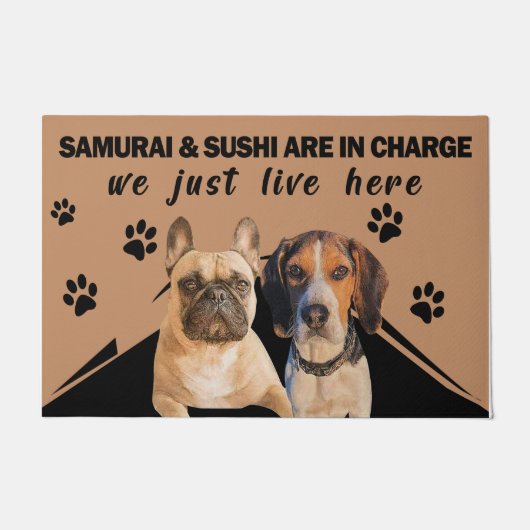 Honden hebben de leiding, we leven hier gewoon gra deurmat (Voorkant)