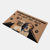 Honden hebben de leiding, we leven hier gewoon gra deurmat (Schuin)