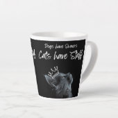 Honden hebben eigenaren, katten hebben personeel latte mok (Rechterhoek)