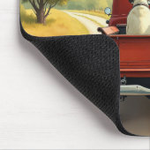 Honden in een rode retro truck muismat (Hoek)