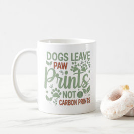 Honden laten pootafdrukken achter in plaats van ko koffiemok