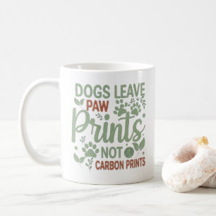 Honden laten pootafdrukken achter in plaats van ko koffiemok