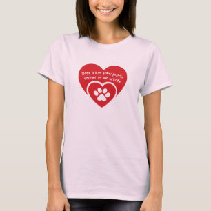 Honden laten pootafdrukken achter op ons hart t-shirt