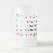 Honden laten verf afdrukken op ons hart matglas bierpul (Voorkant links)