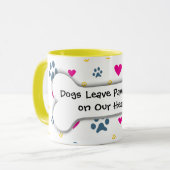 Honden laten verf afdrukken op ons hart mok (Voorkant links)