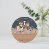 Honden met een cirkel van bloemen kaart (Staand voorkant)