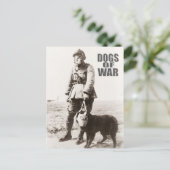 Honden met een gasmasker in oorlogstijd briefkaart (Staand voorkant)