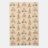 Honden op fietsen en scooters - crème theedoek (Verticaal)