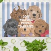 'Honden welkom. Mensen getolereerd.' Blauw en Wit Theedoek (Gevouwen)