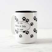 Honden zijn kinderen in de mok van kleine bontjass (Voorkant links)