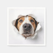 Hondenhond gluren door gescheurd papiergat servet (Voorkant)
