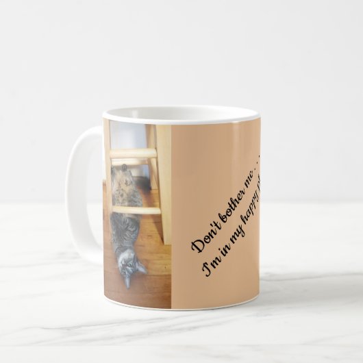 Hondenkat Huisdier Val me niet lastig Happy Place  Koffiemok (Voorkant links)