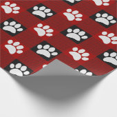 Hondenpootafdruk Buffalo gespeeld in zwart en rood Cadeaupapier (Hoek)