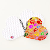 Hondenpootafdrukken op  achtergrond notitieboek (Binnen)