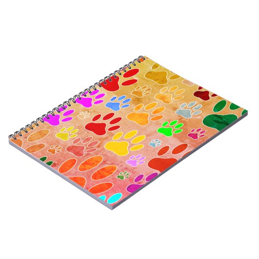 Hondenpootafdrukken op  achtergrond notitieboek (Linkerzijde)