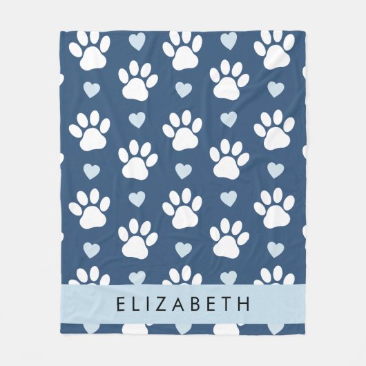 Hondenpoten, witte poten, blauwe harten, Jouw naam Fleece Deken (Voorkant)