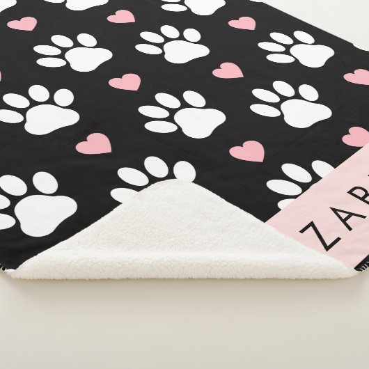 Hondenpoten, witte poten, roze harten, Jouw naam Sherpa Deken (3/4)